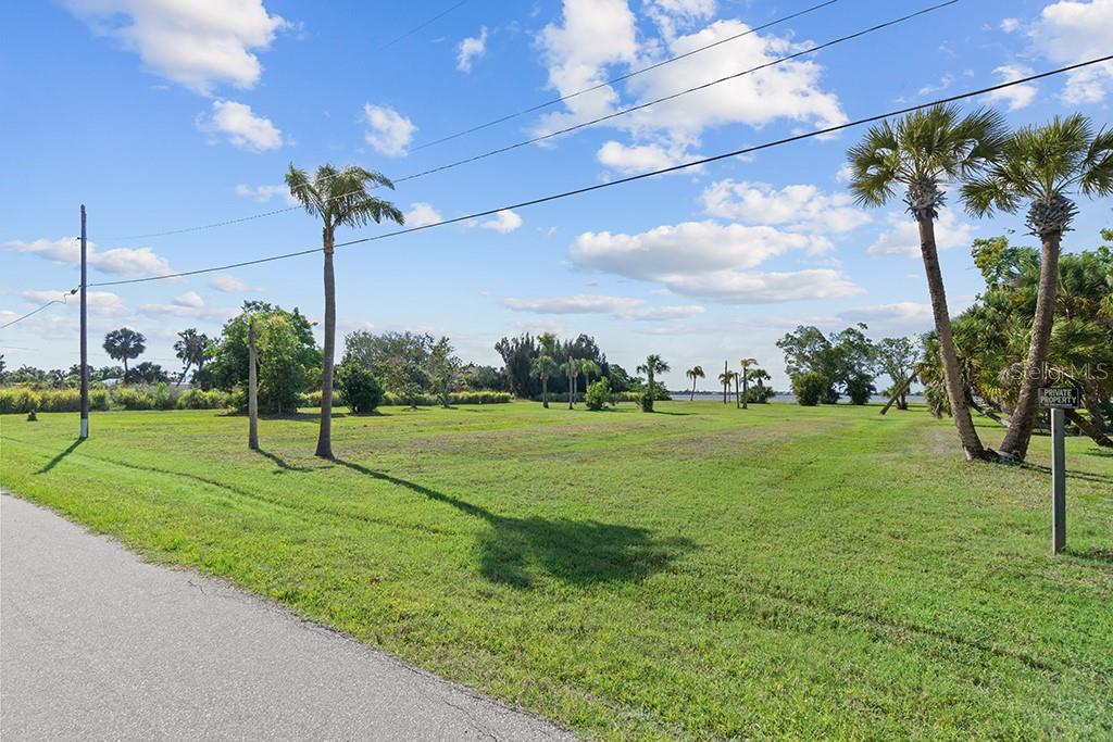 26014 Shore Dr Property Photo 17
