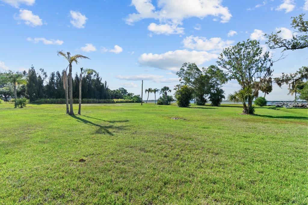 26014 Shore Dr Property Photo 22