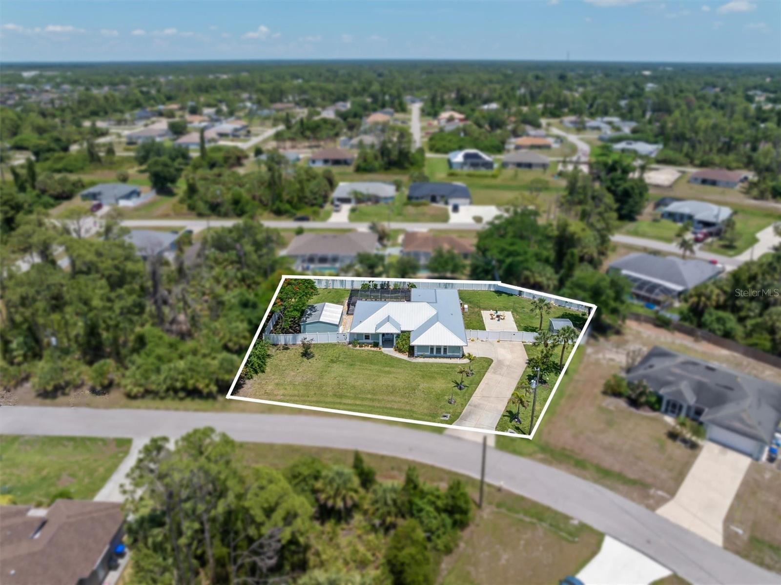 1636 Glenan Rd Property Photo 4