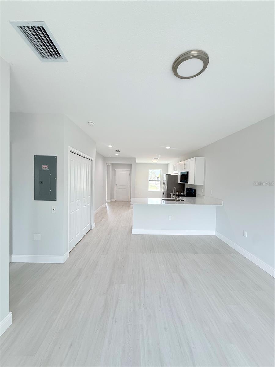 11225 Pendleton Ave Property Photo 6