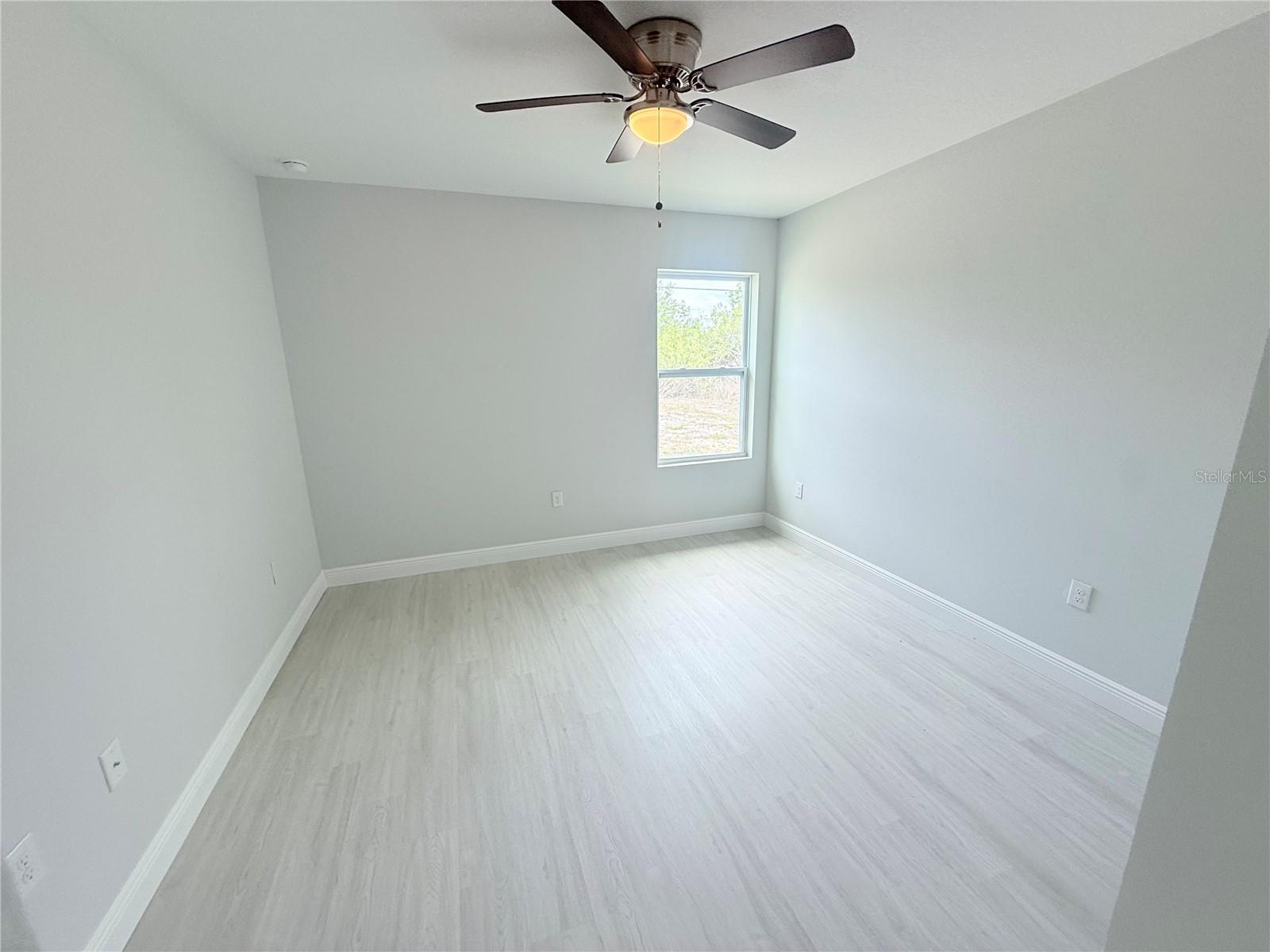 11225 Pendleton Ave Property Photo 7