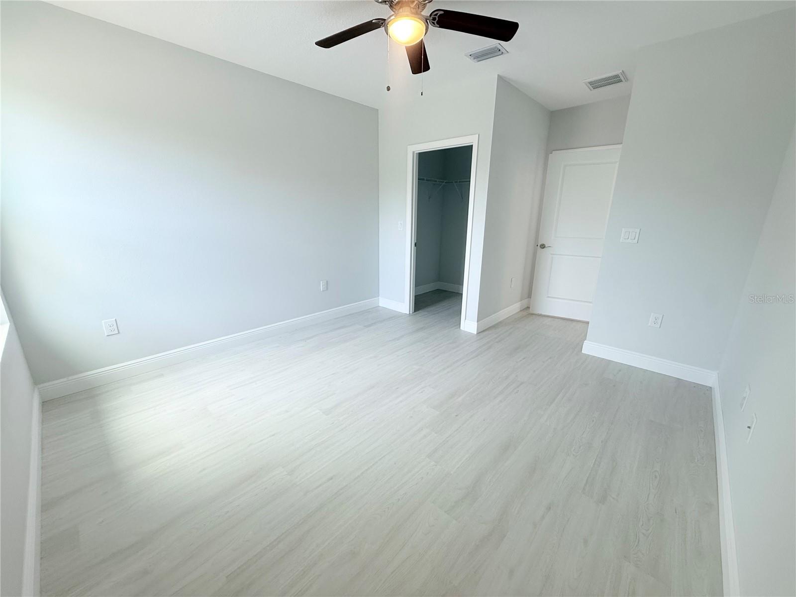 11225 Pendleton Ave Property Photo 8
