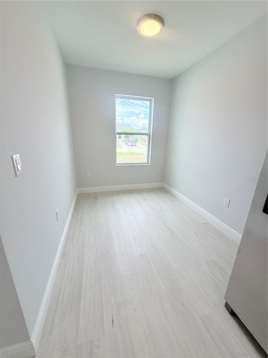 11225 Pendleton Ave Property Photo 9