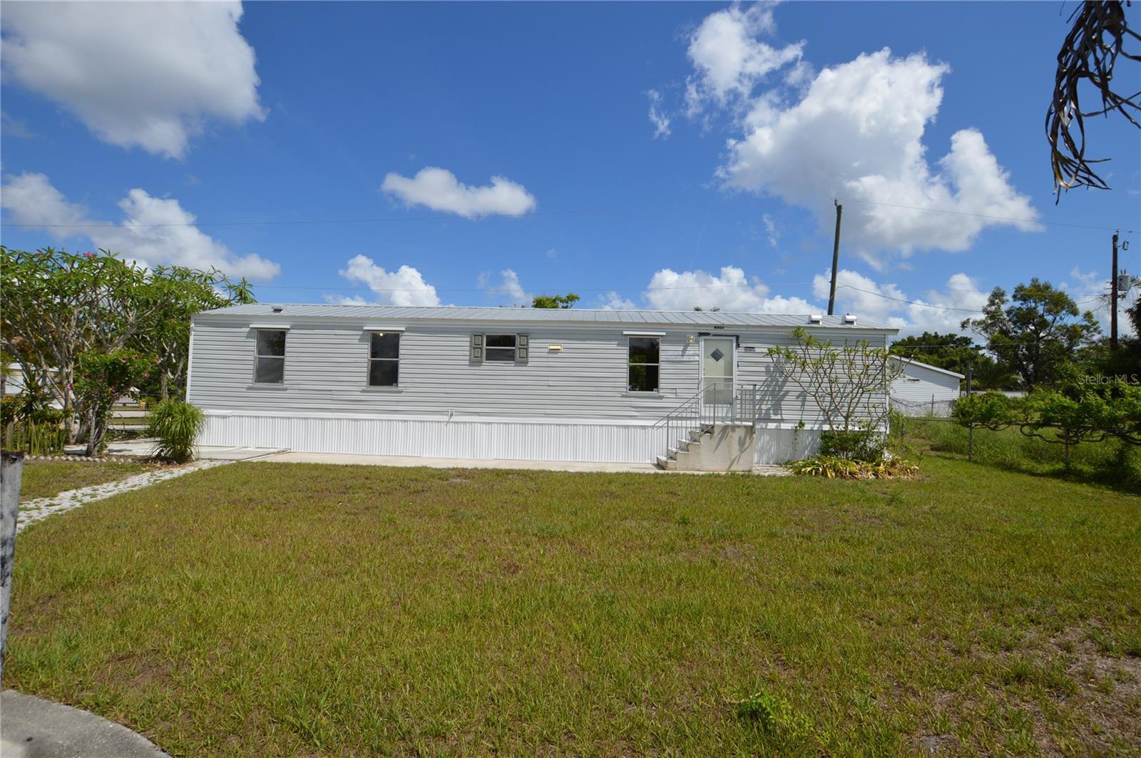4907 DUNCAN RD Property Photo 1