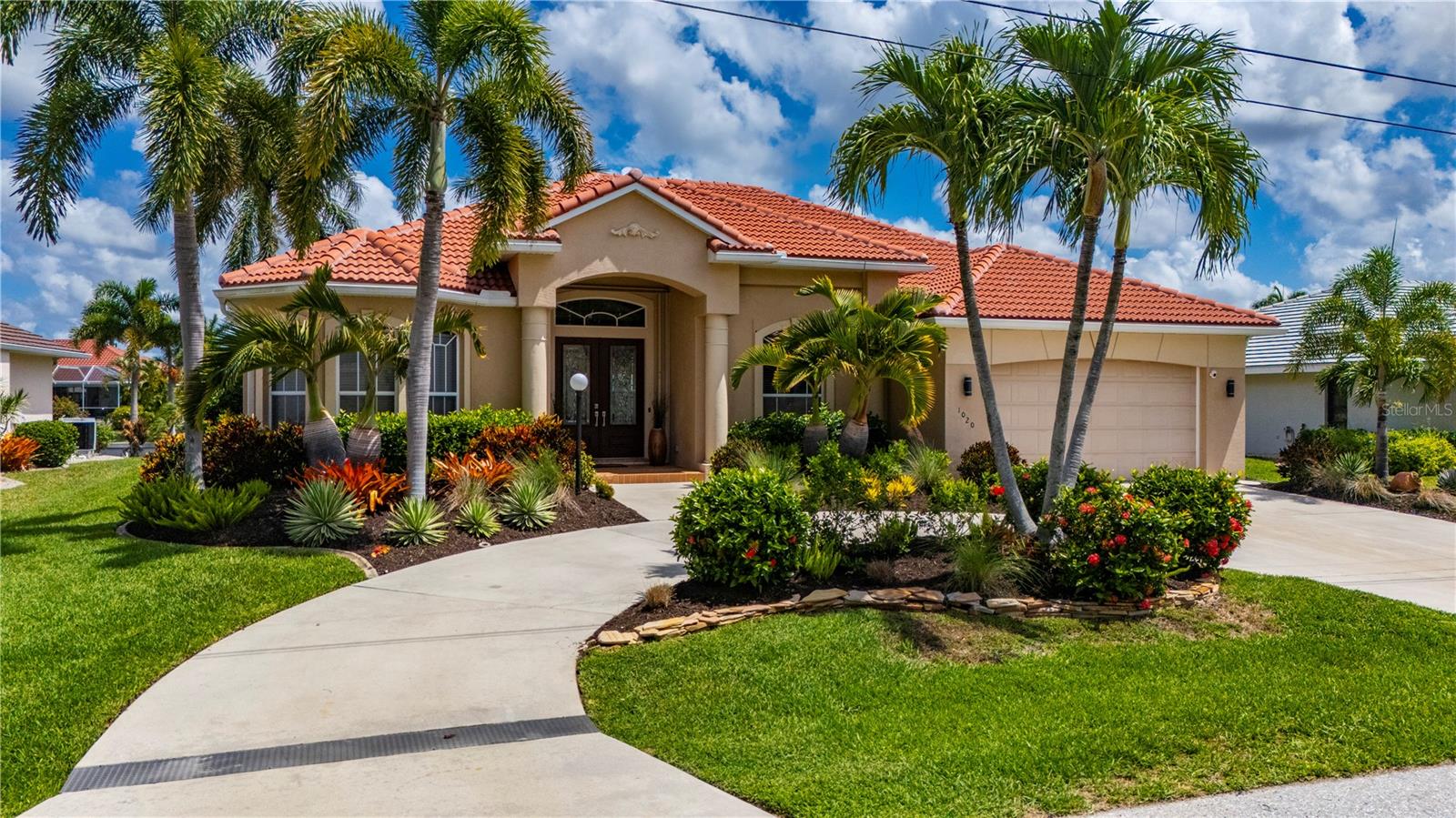 1020 VIA FORMIA Property Photo 1