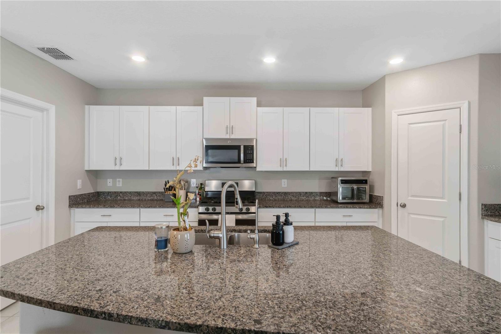 9440 Lemon Drop Loop Property Photo 12