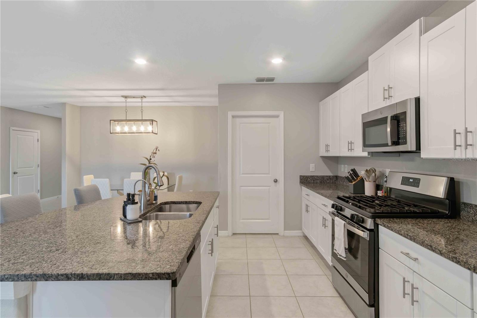 9440 Lemon Drop Loop Property Photo 14