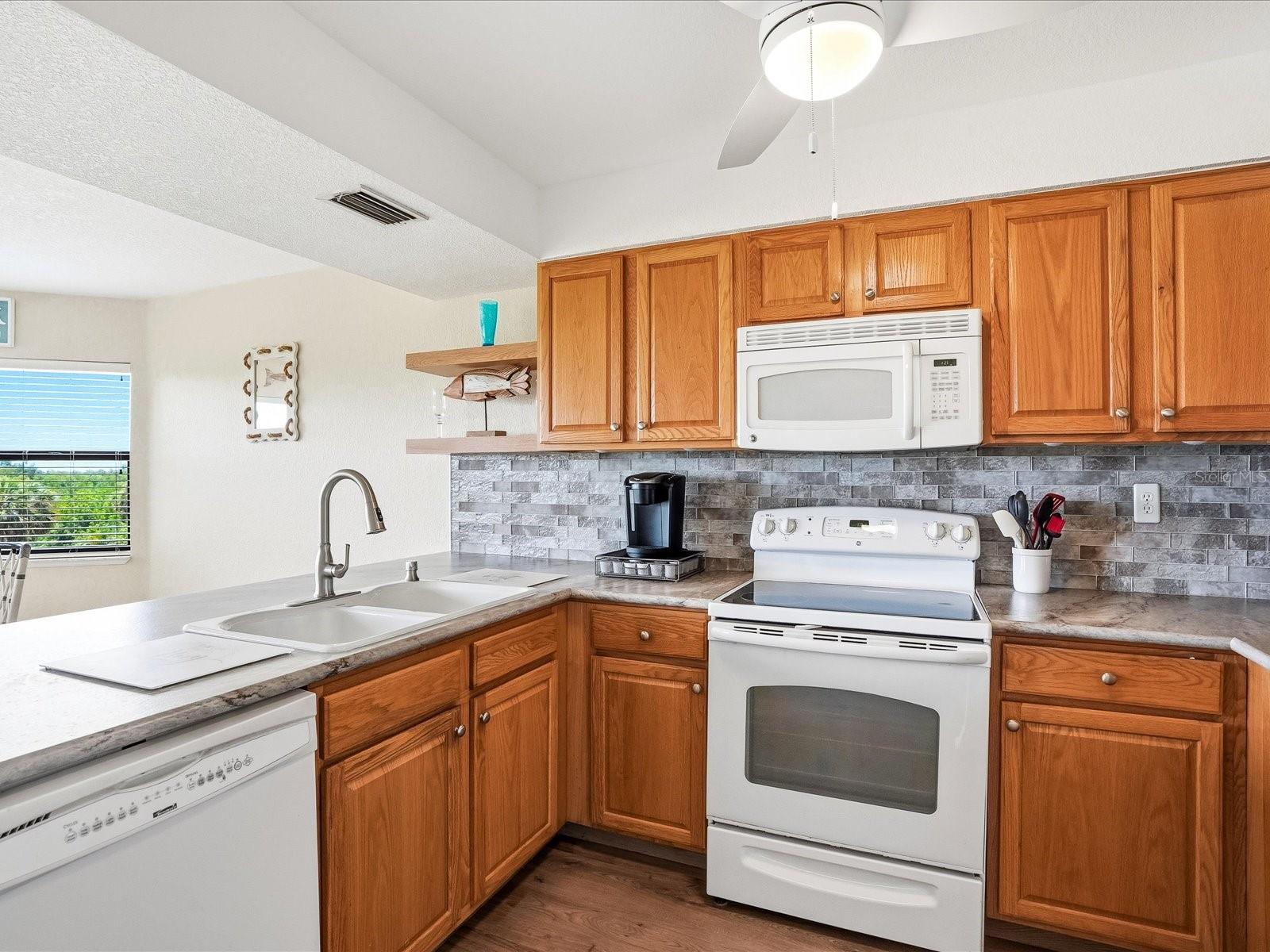 23465 Harborview Rd #235 Property Photo 12