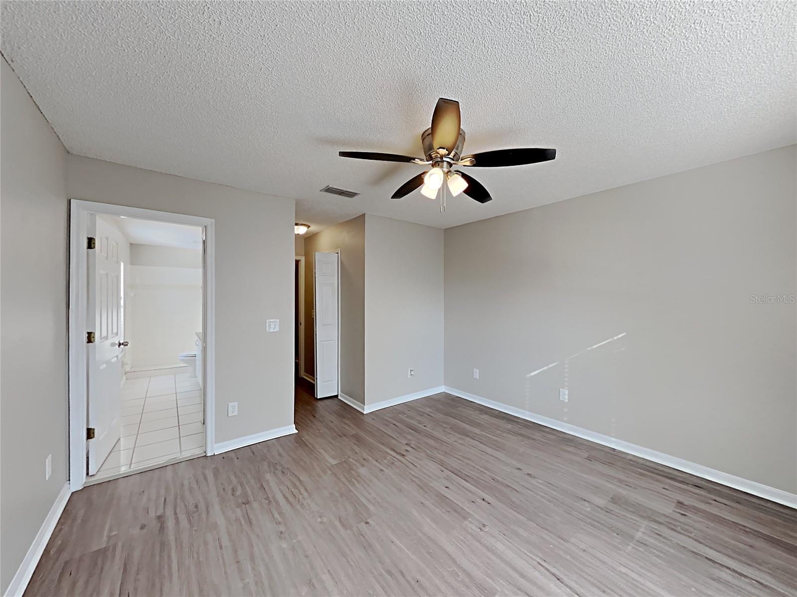 2184 Heathwood Cir Property Photo 13