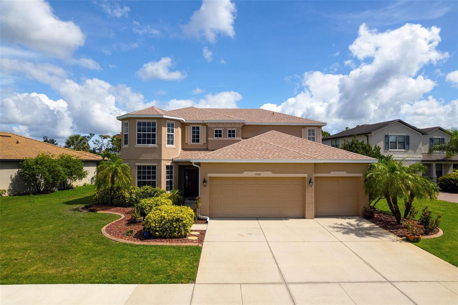 1762 Bottlebrush Way Property Photo 2