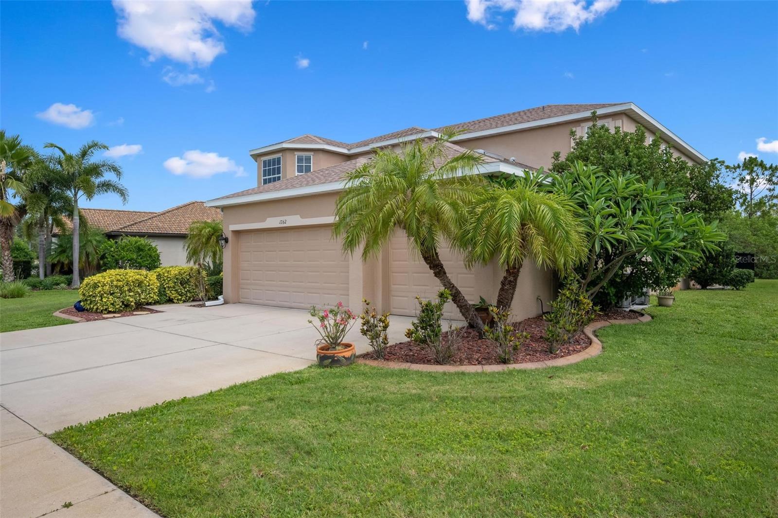 1762 Bottlebrush Way Property Photo 3