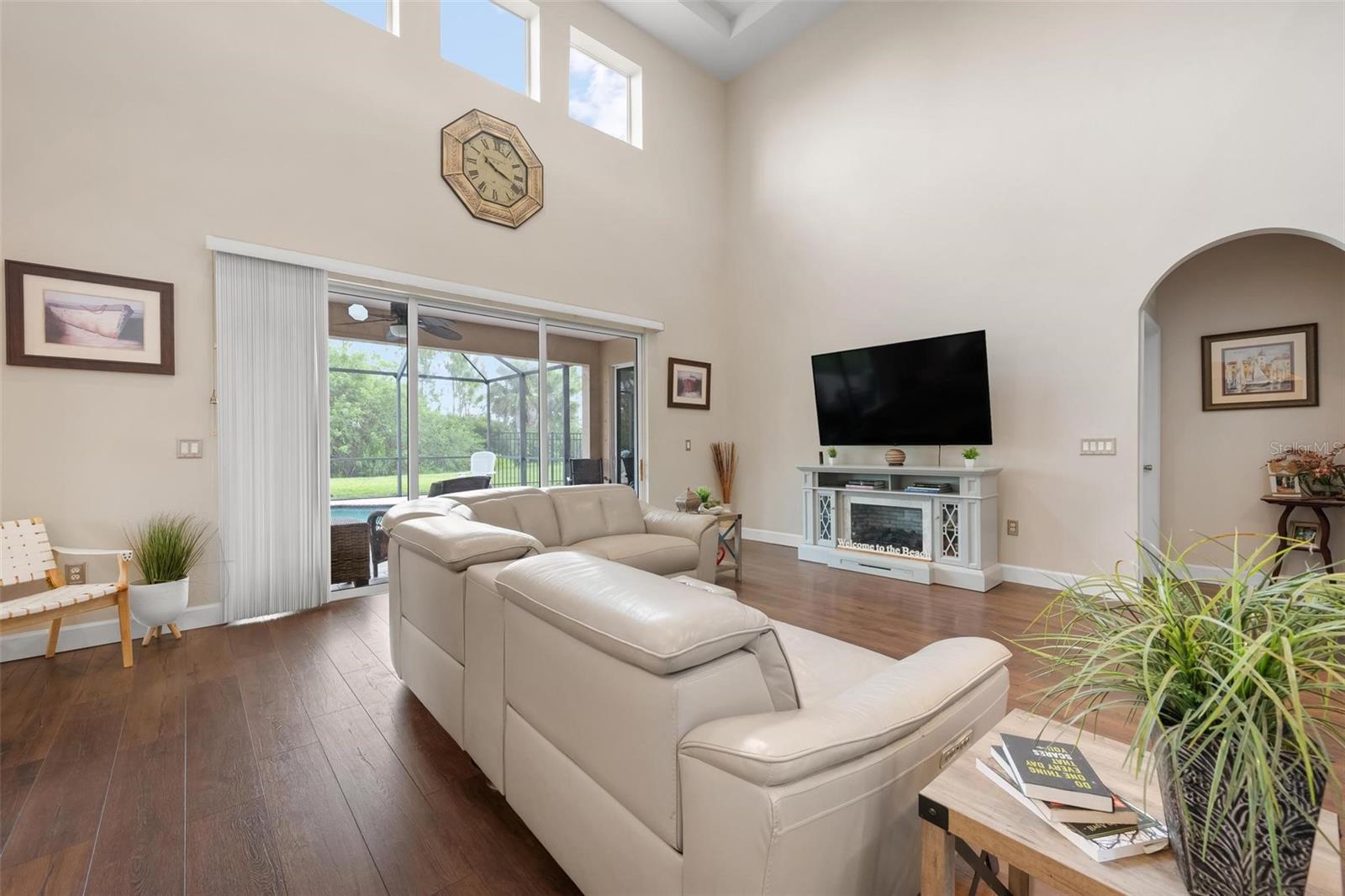 1762 Bottlebrush Way Property Photo 8