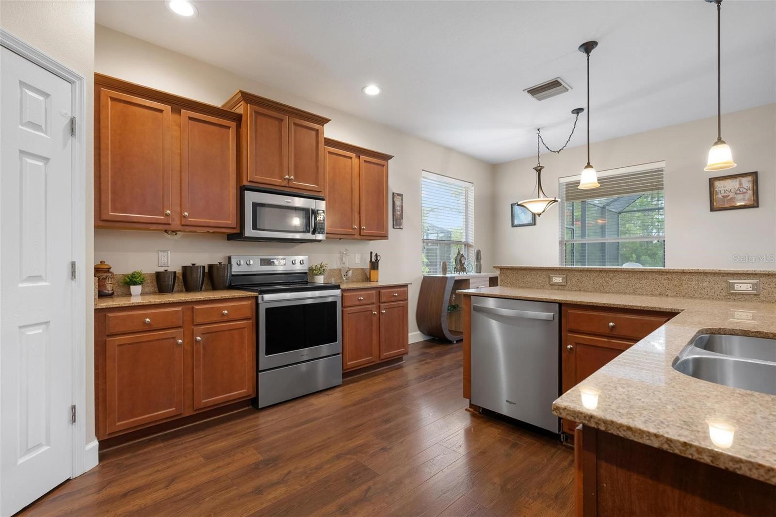 1762 Bottlebrush Way Property Photo 10