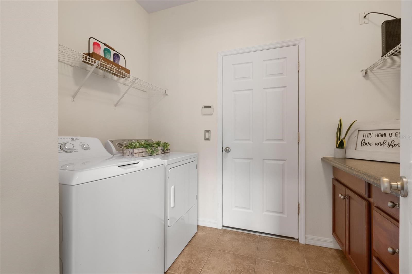 1762 Bottlebrush Way Property Photo 16