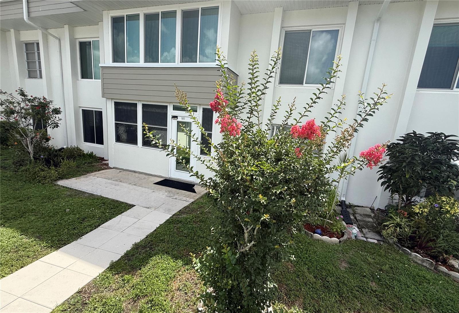 21300 Brinson Ave #101 Property Photo 1