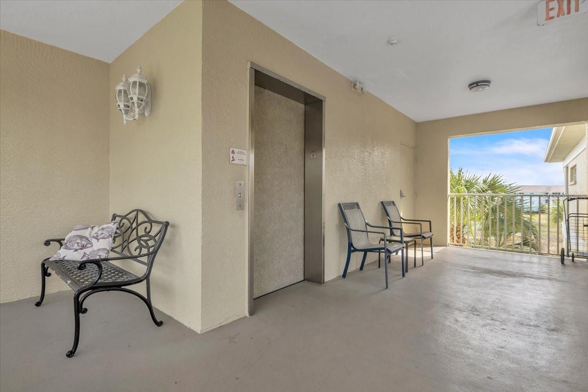 19335 Water Oak Dr #301 Property Photo 4