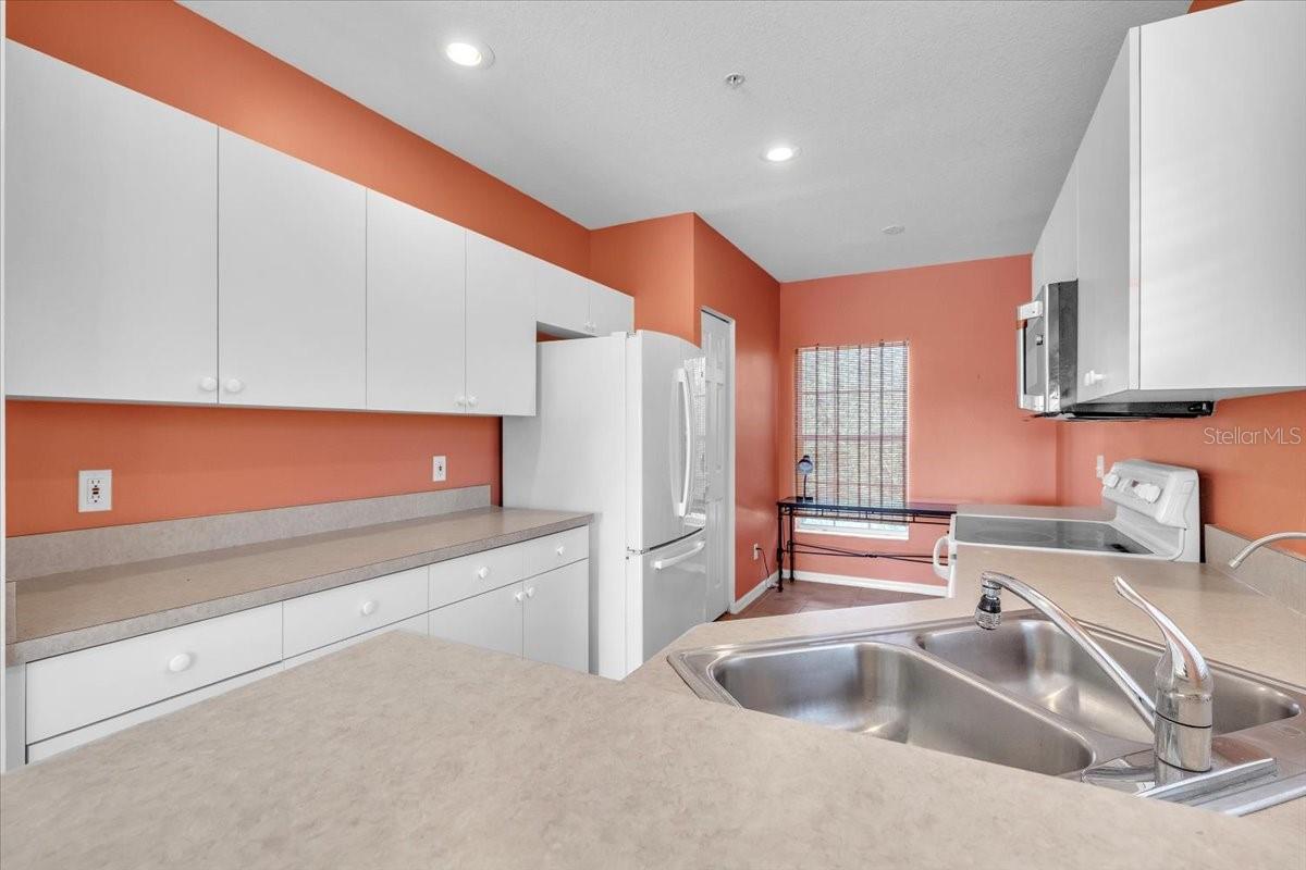 19335 Water Oak Dr #301 Property Photo 18