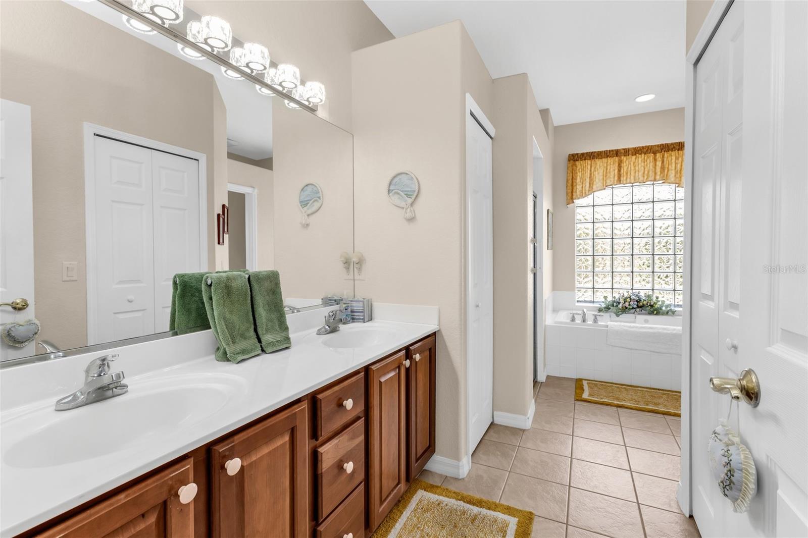 24615 Buckingham Way Property Photo 16