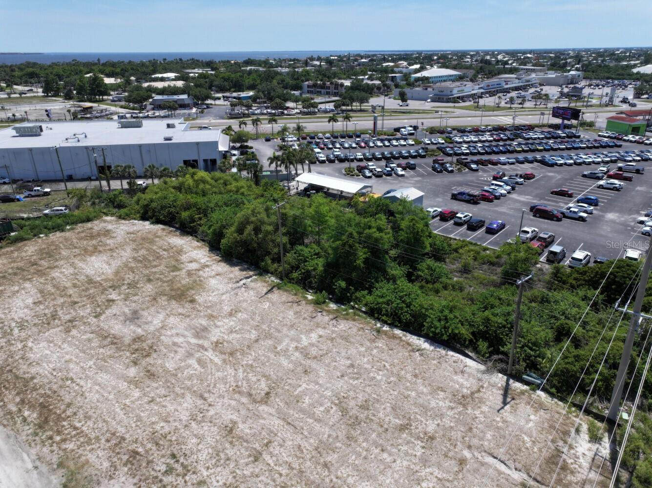 22417 Hancock Ave Property Photo 19