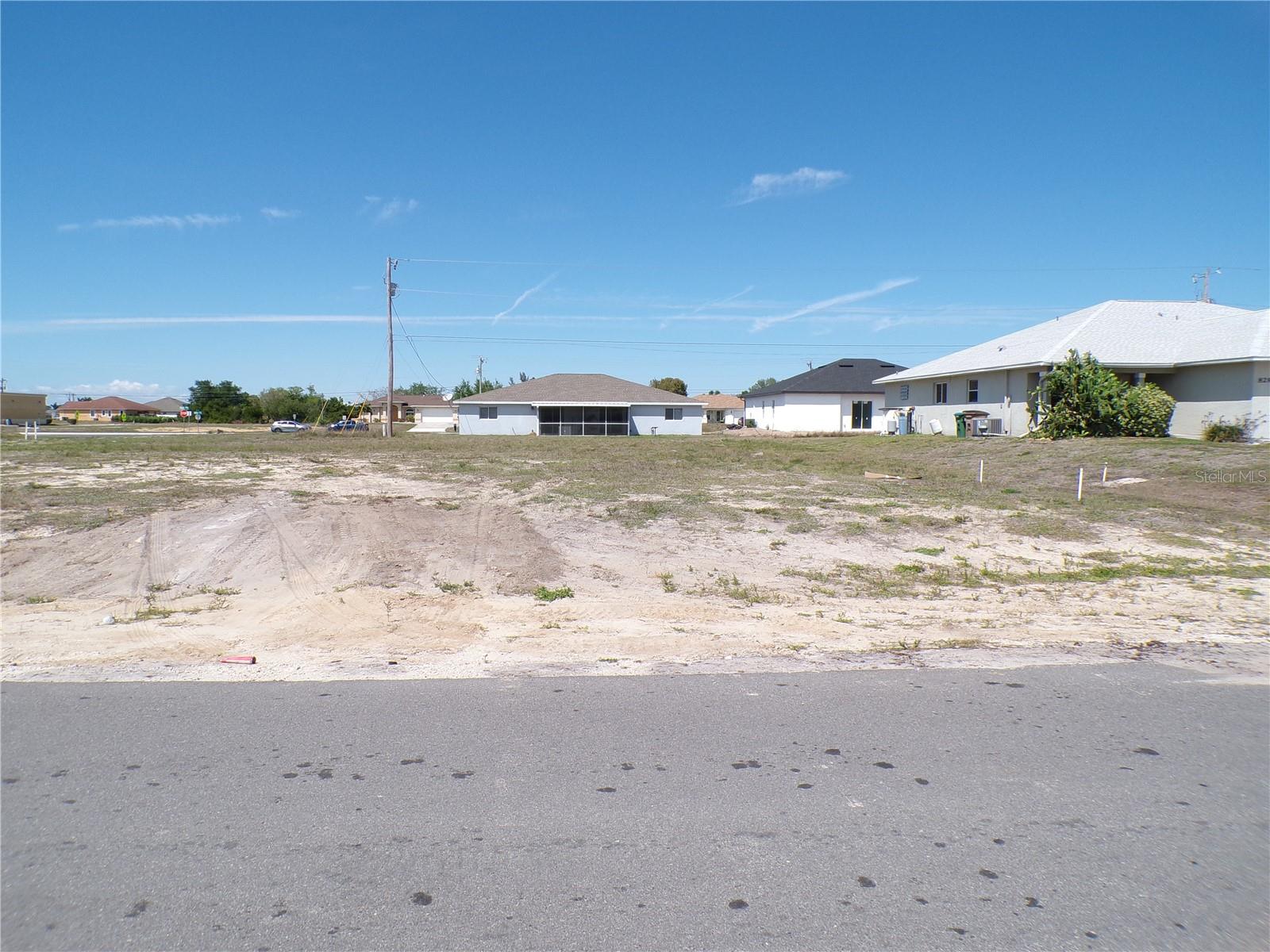 825 Ne 15th Ln Property Photo