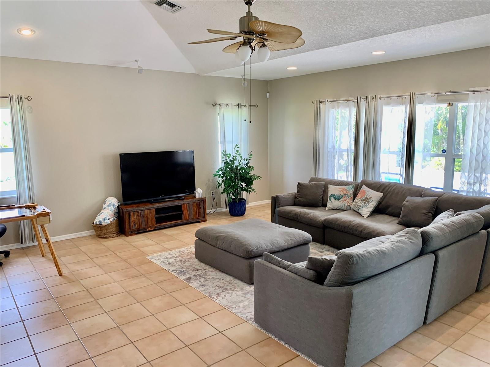3727 Whippoorwill Ct Property Photo 8