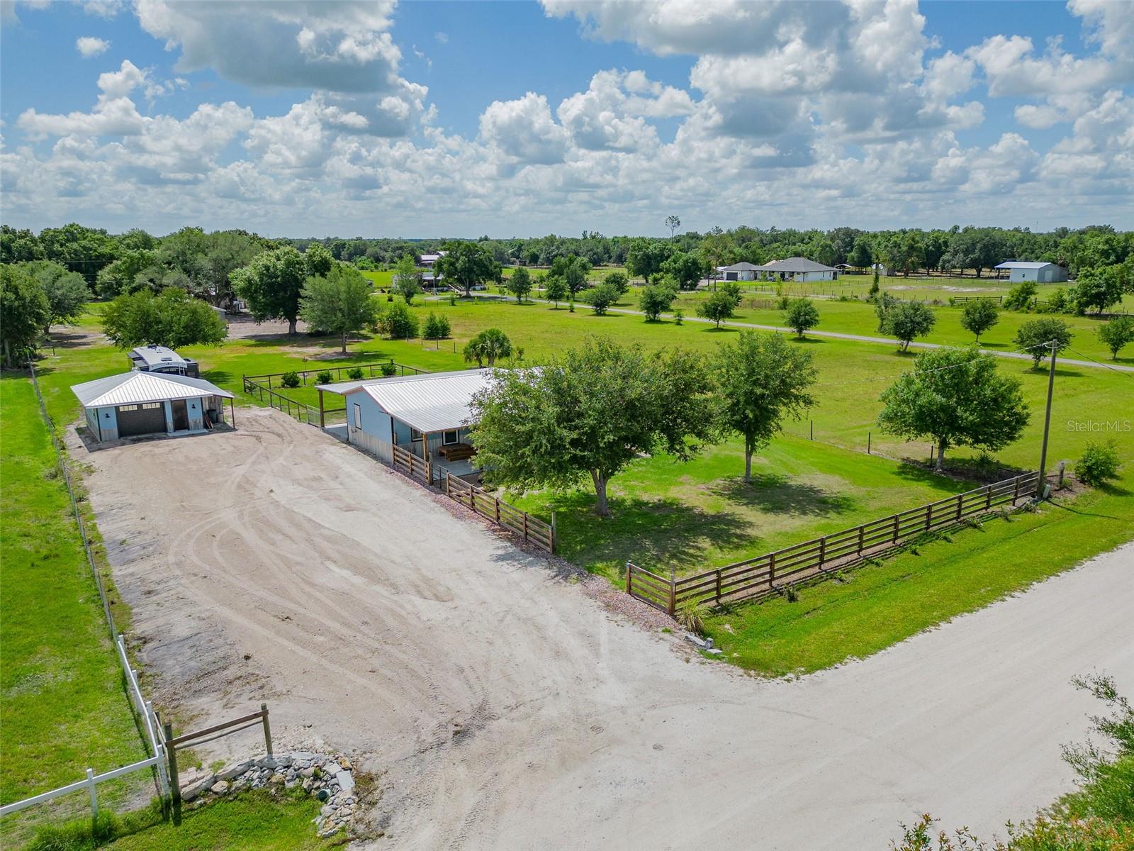 10876 Sw Walker Rd Property Photo 1
