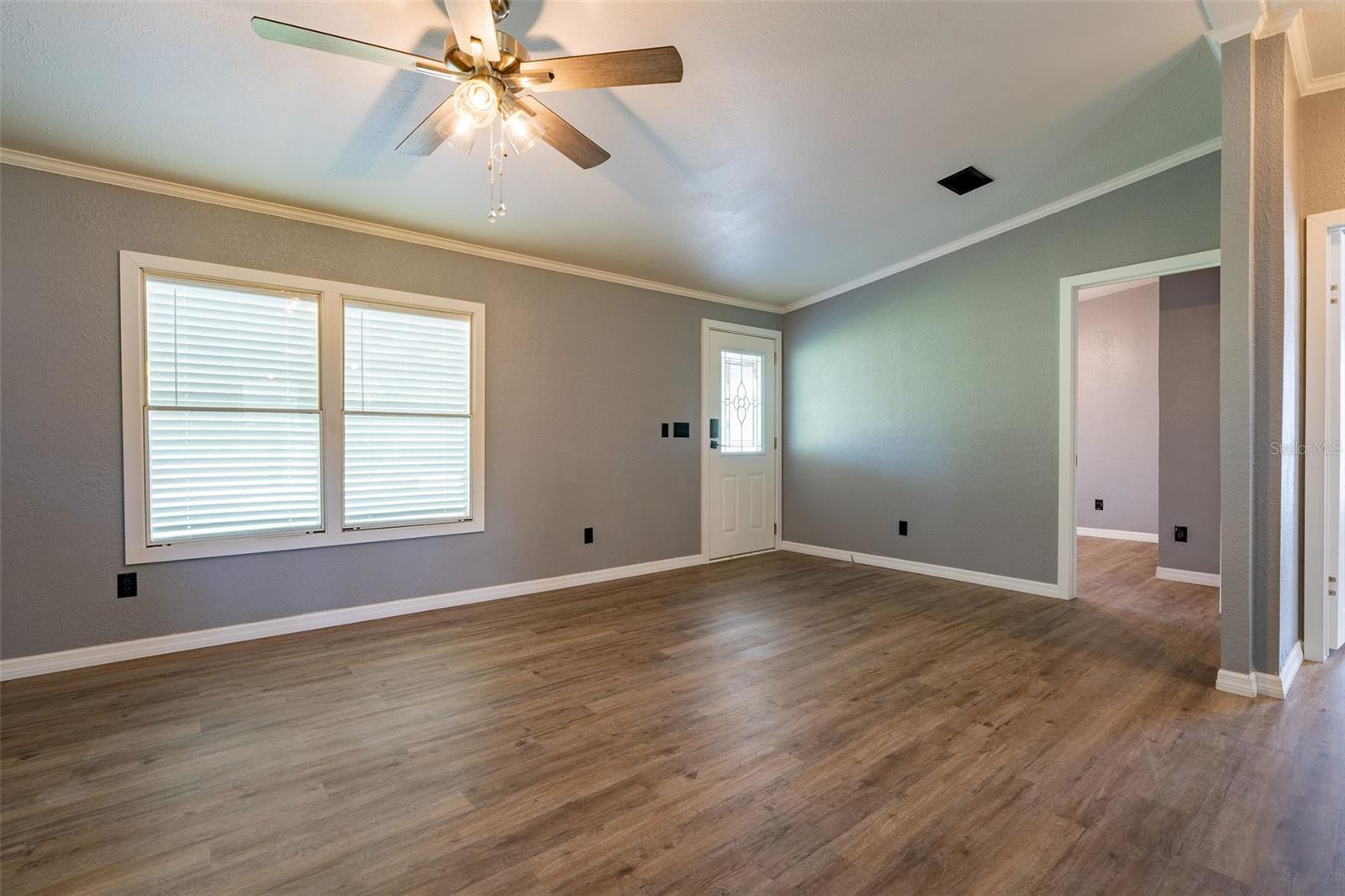 10876 Sw Walker Rd Property Photo 6
