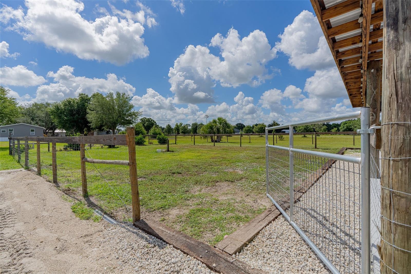 10876 Sw Walker Rd Property Photo 38