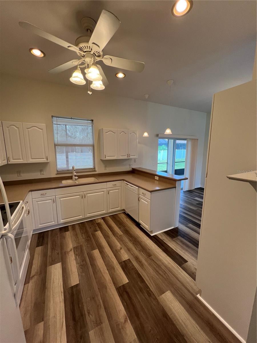4733 S Cranberry Blvd Property Photo 4