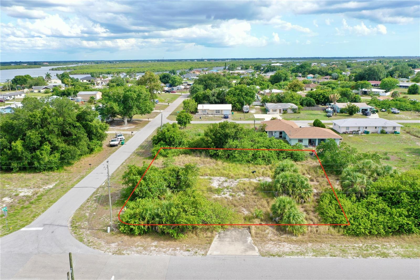 27147 SUNNYBROOK RD Property Photo 1