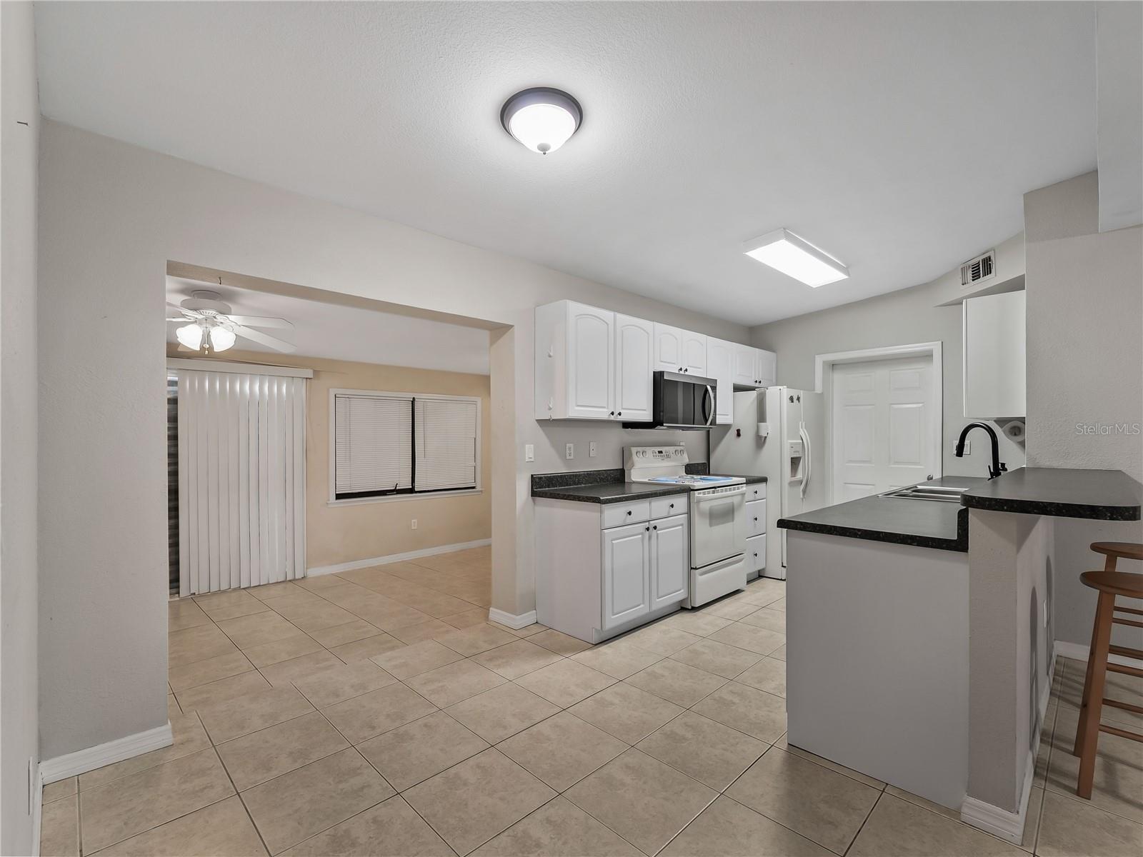 3181 Normandy Dr Property Photo 3