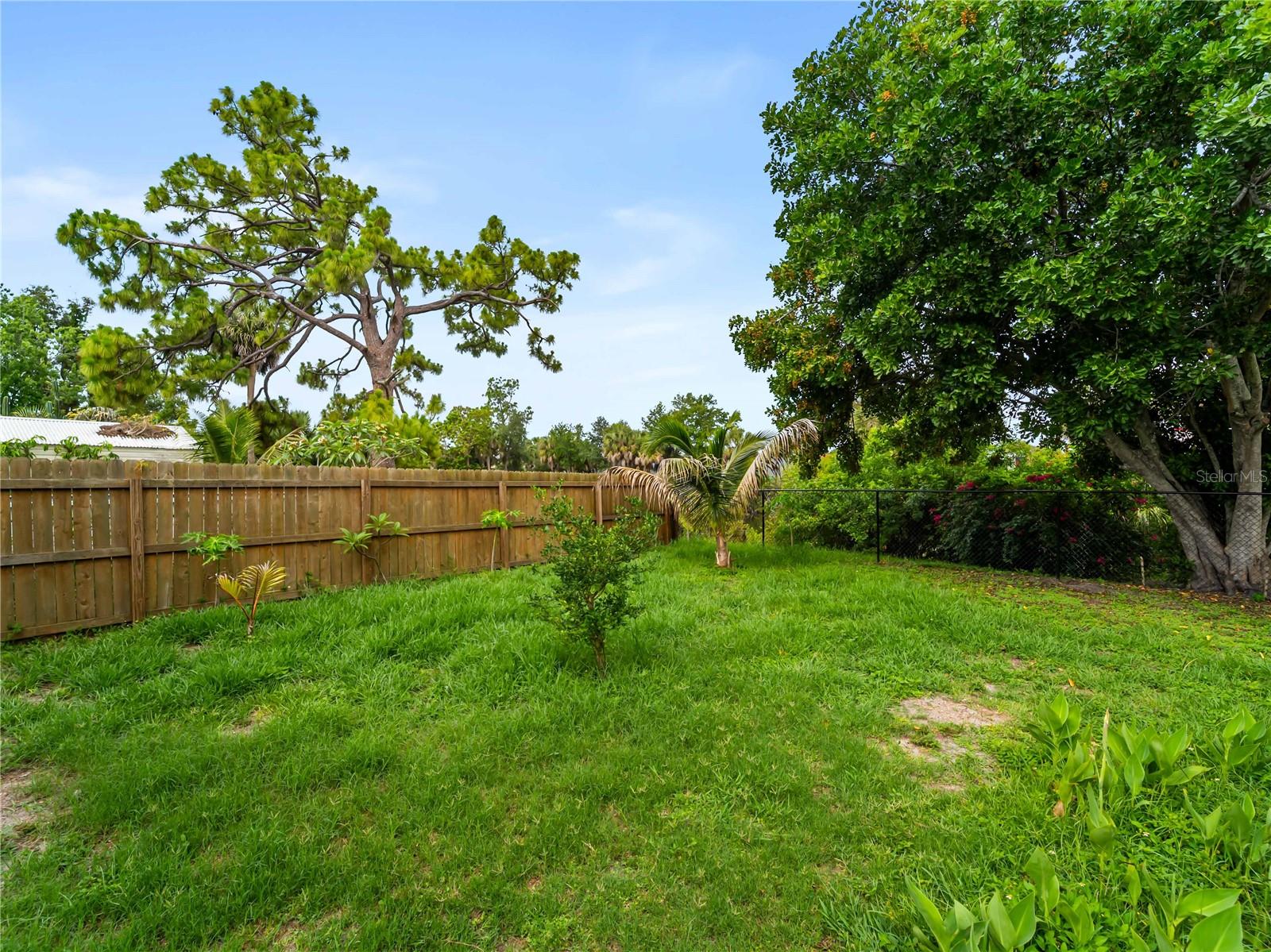 3181 Normandy Dr Property Photo 34