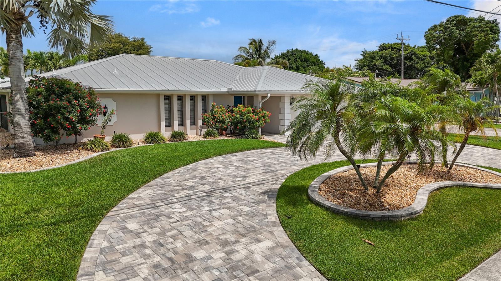 5215 Pelican Blvd Property Photo 1