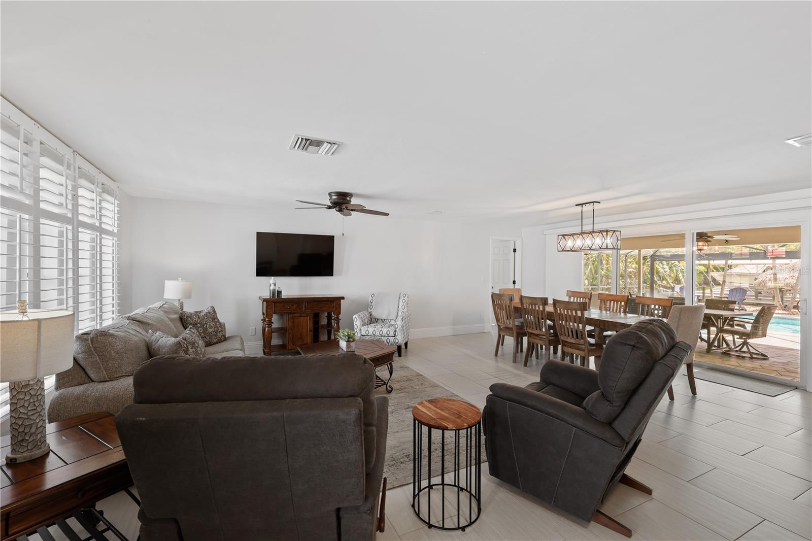 5215 Pelican Blvd Property Photo 5