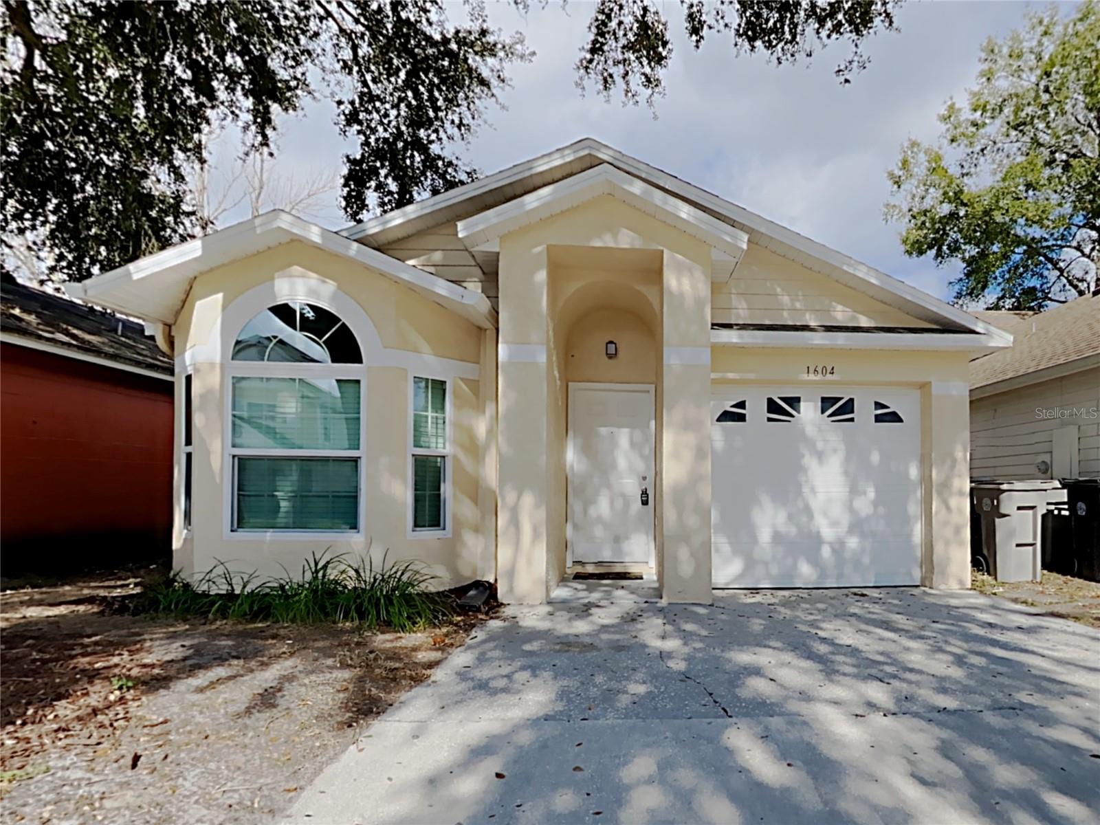 1604 Chatham Cir Property Photo 1