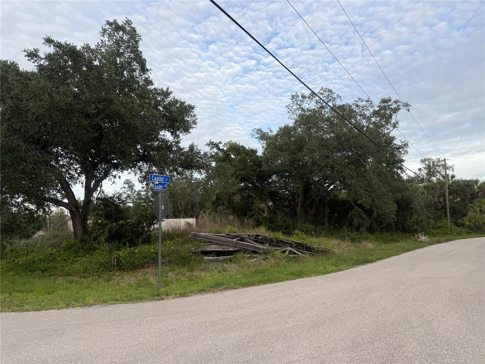 1808 Capitol St Property Photo 1