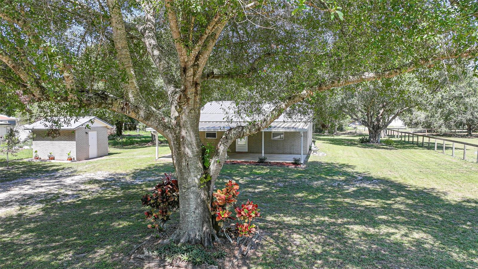 5549 Sw Shores Ave Property Photo 37