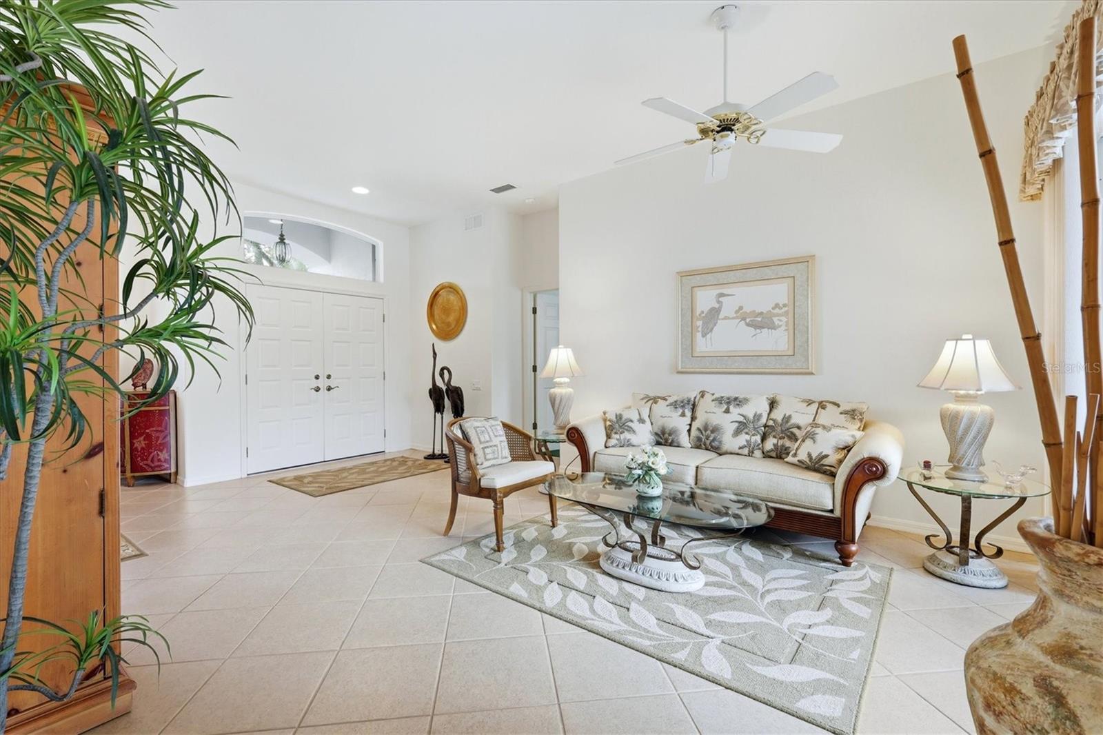 3175 Village Ln Property Photo 10