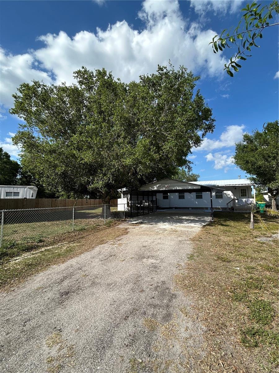 5522 Swaying Palm Property Photo 2