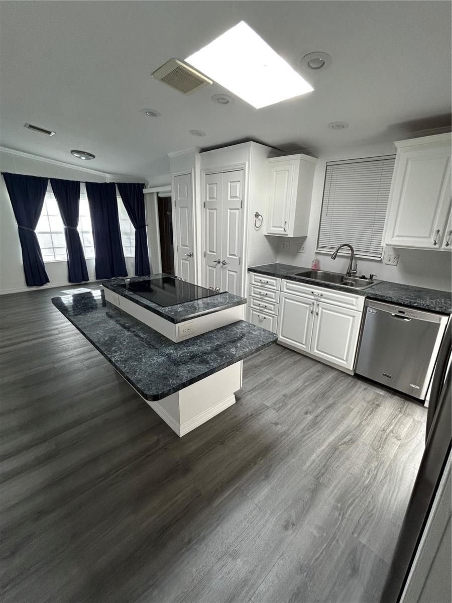 5522 Swaying Palm Property Photo 18