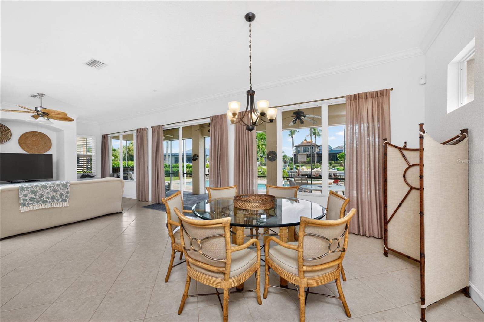 3341 Sunset Key Cir Property Photo 12