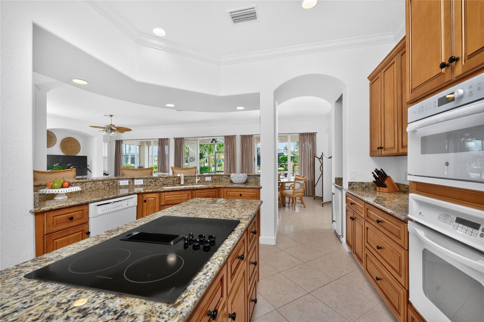 3341 Sunset Key Cir Property Photo 17