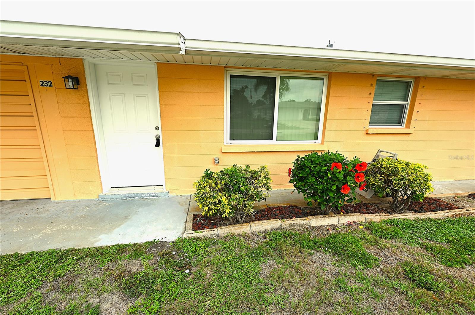 232 San Marino Ave Property Photo 2