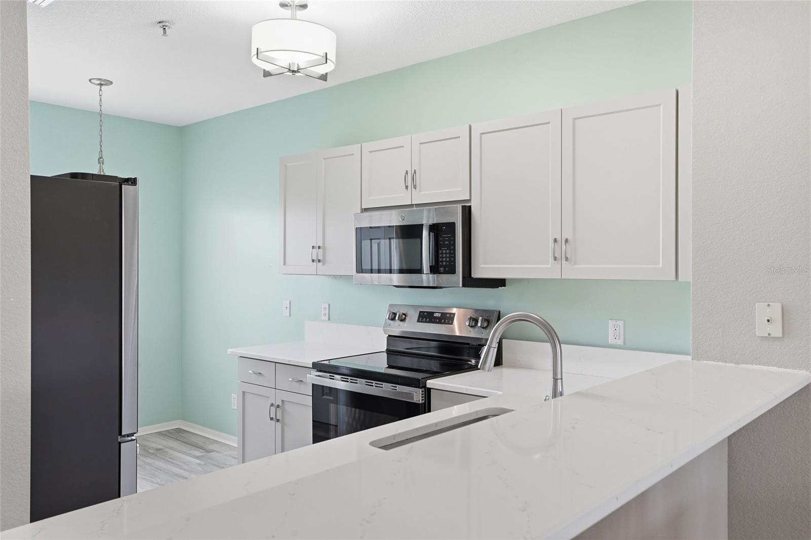19355 Water Oak Dr #303 Property Photo 4