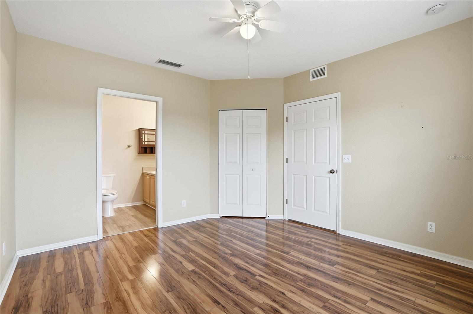 19355 Water Oak Dr #303 Property Photo 14
