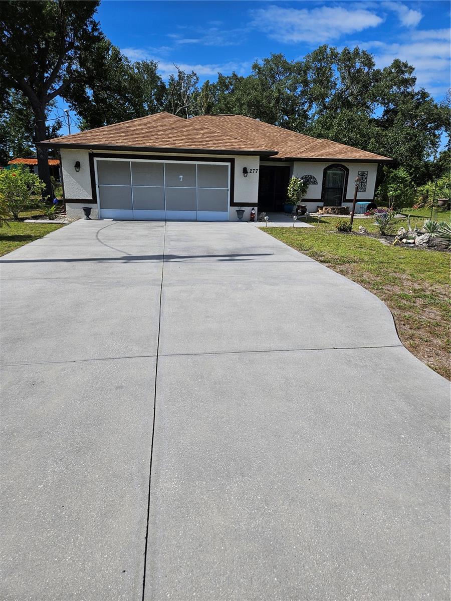 277 Albatross Rd Property Photo