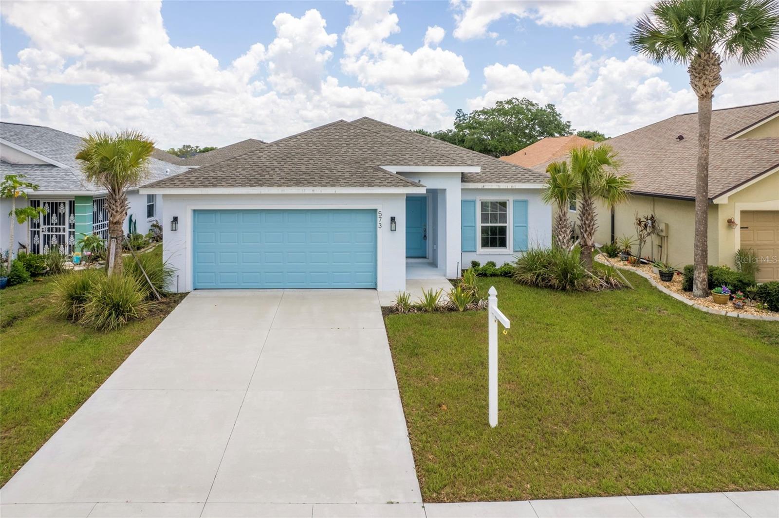 573 Rose Apple Cir Property Photo 2