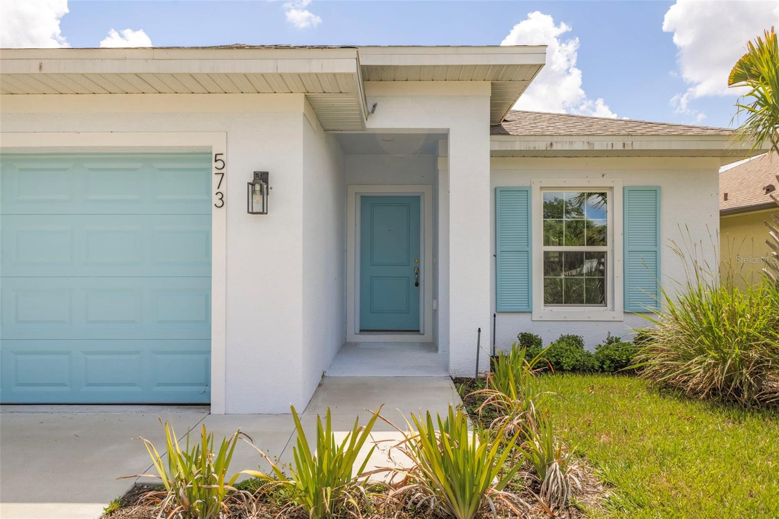 573 Rose Apple Cir Property Photo 4