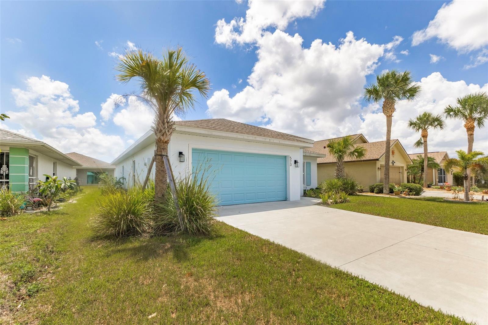 573 Rose Apple Cir Property Photo 6