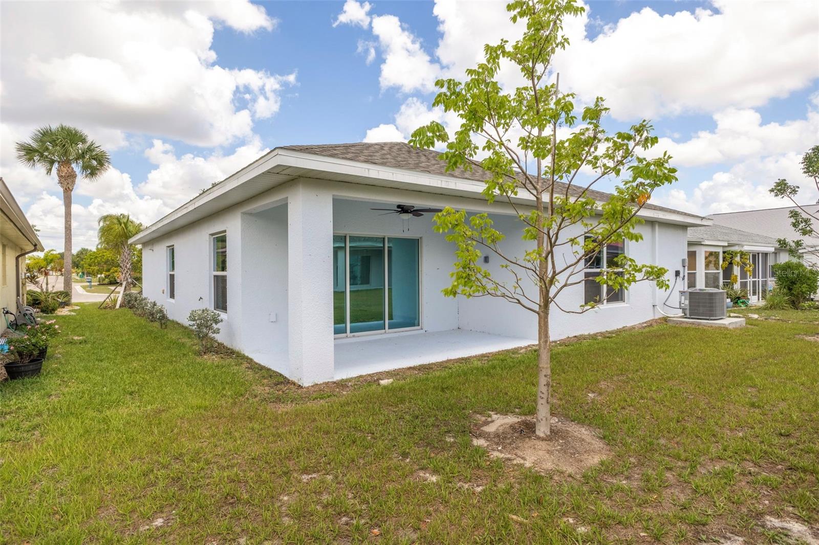 573 Rose Apple Cir Property Photo 7